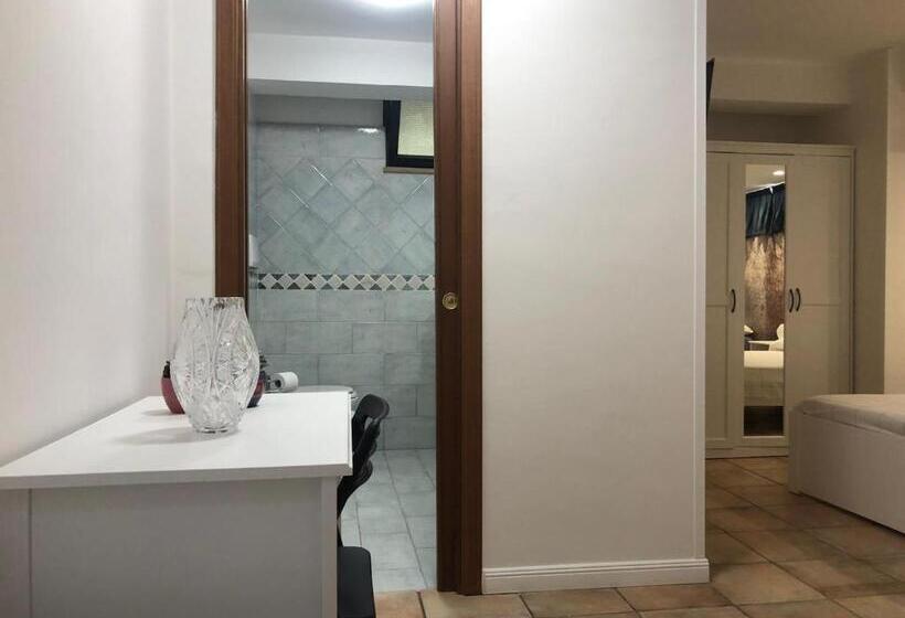 Номер Стандарт Трехместный, Mira