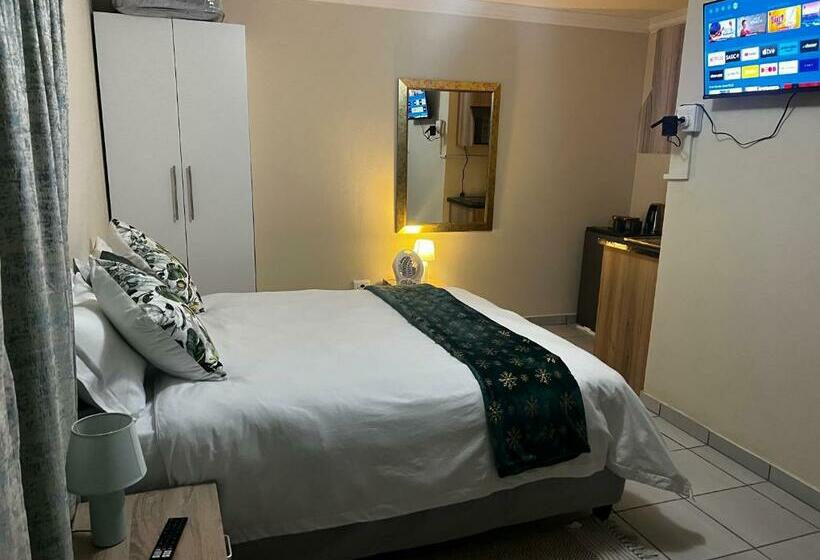 غرفة ديلوكس, Phindulo Bed And Breakfast   No Loadshedding, Smart Tvs & Unlimited Free Fibre Wifi