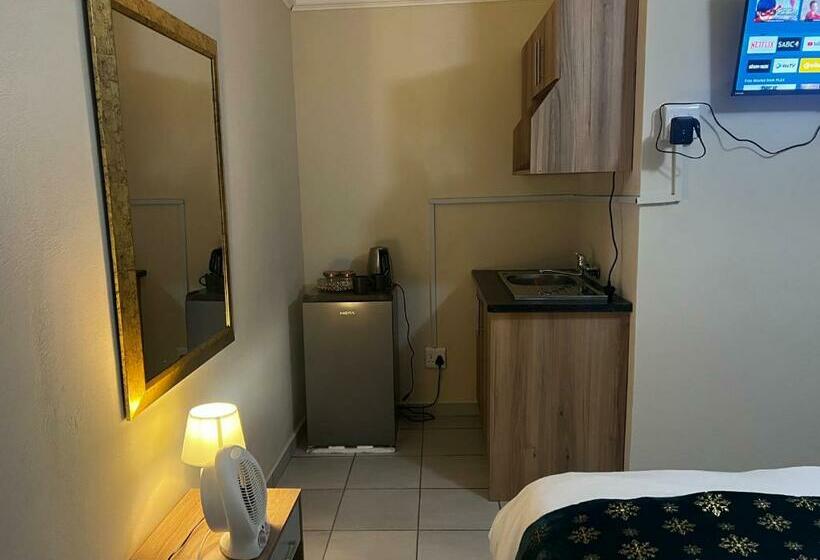 غرفة ديلوكس, Phindulo Bed And Breakfast   No Loadshedding, Smart Tvs & Unlimited Free Fibre Wifi