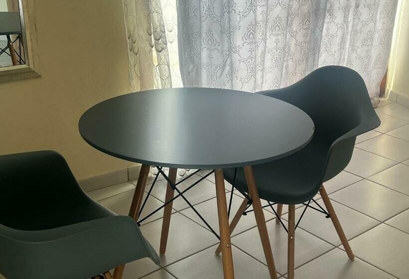 غرفة ديلوكس, Phindulo Bed And Breakfast   No Loadshedding, Smart Tvs & Unlimited Free Fibre Wifi