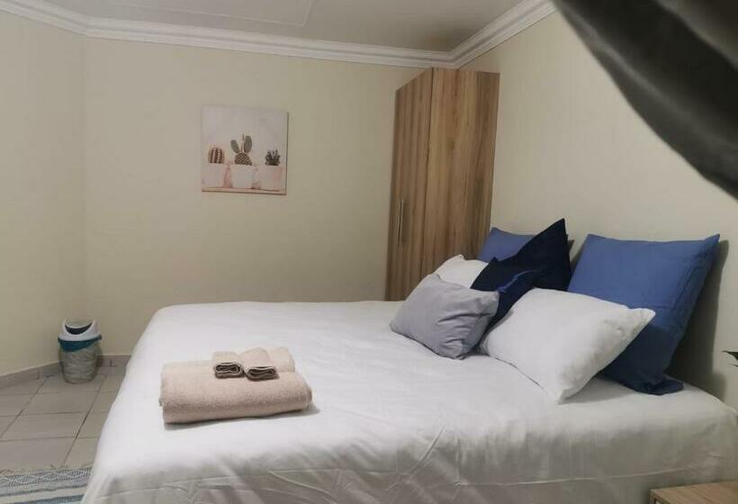 غرفة ديلوكس, Phindulo Bed And Breakfast   No Loadshedding, Smart Tvs & Unlimited Free Fibre Wifi