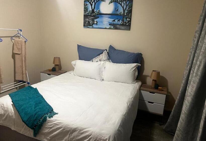 غرفة ديلوكس, Phindulo Bed And Breakfast   No Loadshedding, Smart Tvs & Unlimited Free Fibre Wifi