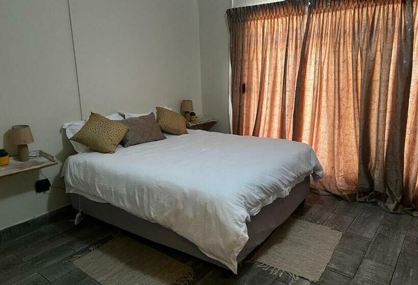 غرفة ديلوكس, Phindulo Bed And Breakfast   No Loadshedding, Smart Tvs & Unlimited Free Fibre Wifi