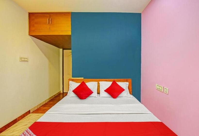 Номер Стандарт, Super Oyo Flagship Karipur Residency