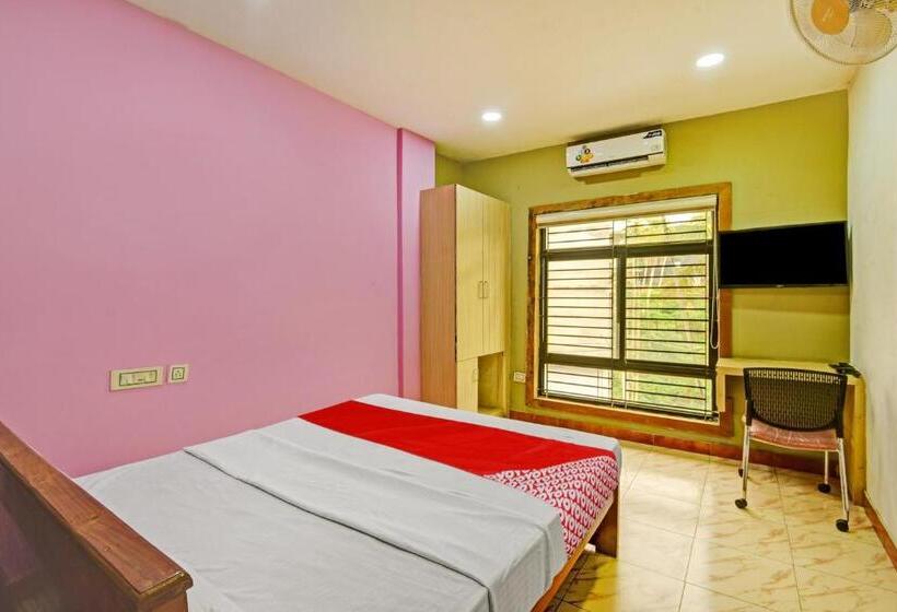 Номер Стандарт, Super Oyo Flagship Karipur Residency