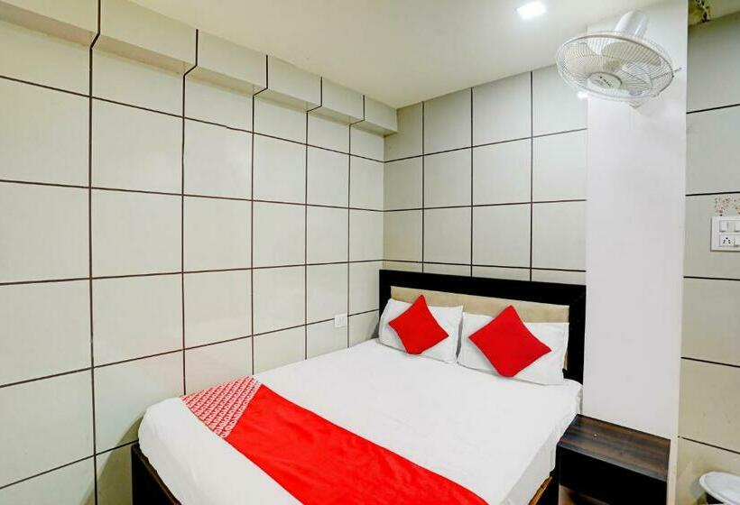غرفة كلاسيكية ثلاثية, Oyo Flagship 81395 Hotel The Moon