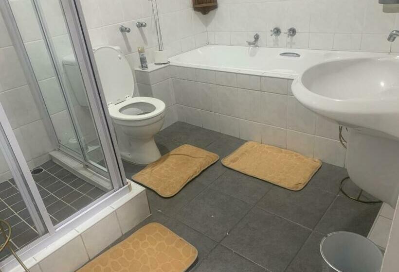 标准间, Maisha@toti