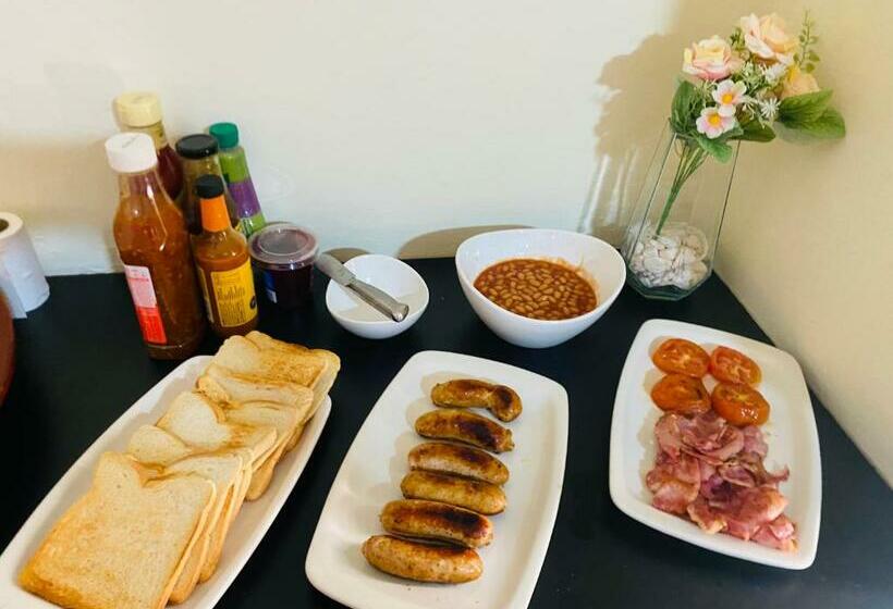 バルコニー付きスタンダードルーム, Sunny Stay Guesthouse Rooms And Breakfast Option