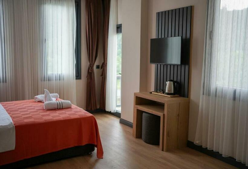 اتاق استاندارد با بالکن, Mayavera