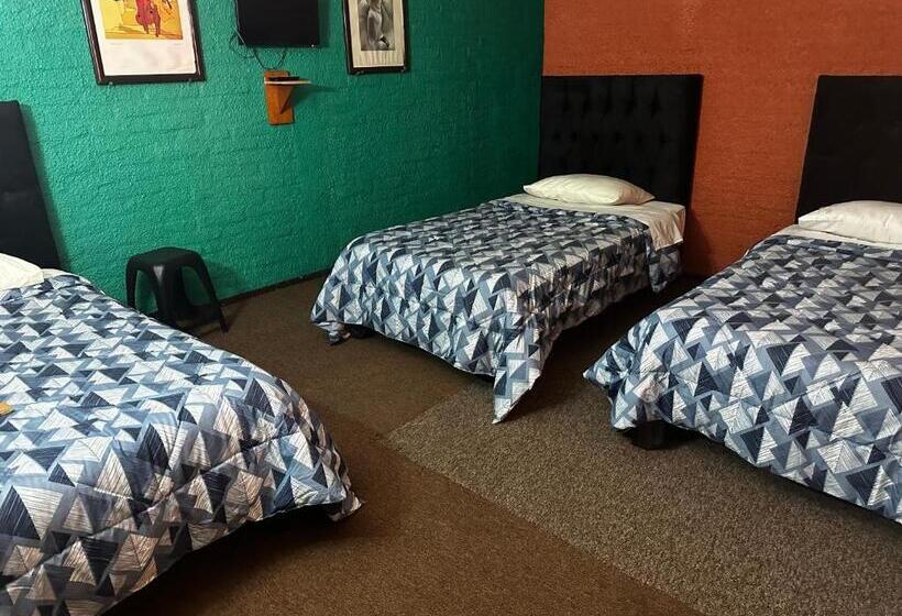 スタンダードトリプルルーム, Residencial Colonial