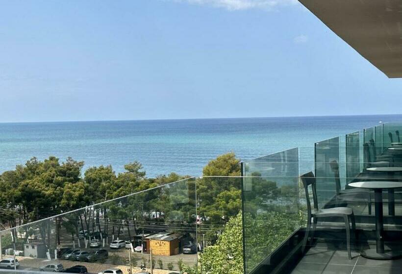 חדר דלוקס לשלושה עם נו לים, Frojd Kune Resort & Beach