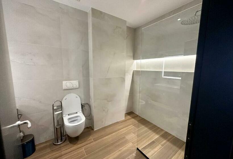 חדר דלוקס לשלושה עם נו לים, Frojd Kune Resort & Beach