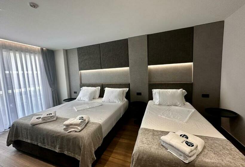 חדר דלוקס לשלושה, Frojd Kune Resort & Beach