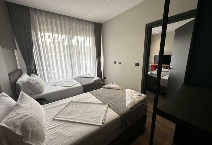 חדר משפחתי נוף לים, Frojd Kune Resort & Beach