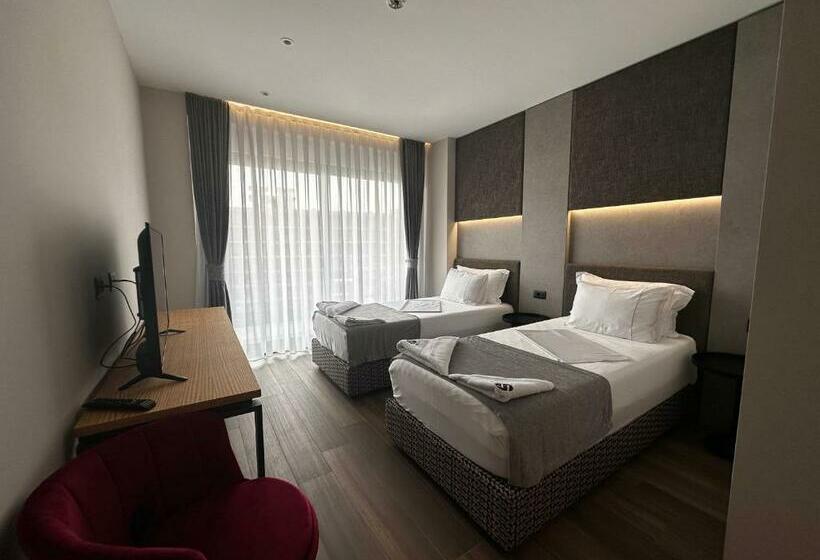 חדר משפחתי נוף לים, Frojd Kune Resort & Beach