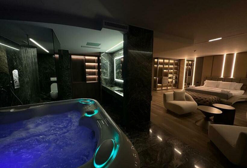 자쿠지 스위트, Frojd Kune Resort & Beach