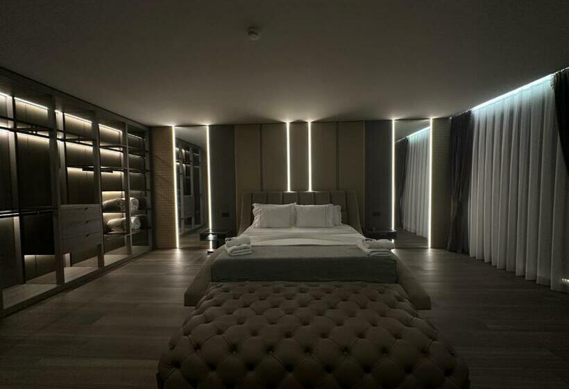 סוויטה עם ג'קוזי, Frojd Kune Resort & Beach