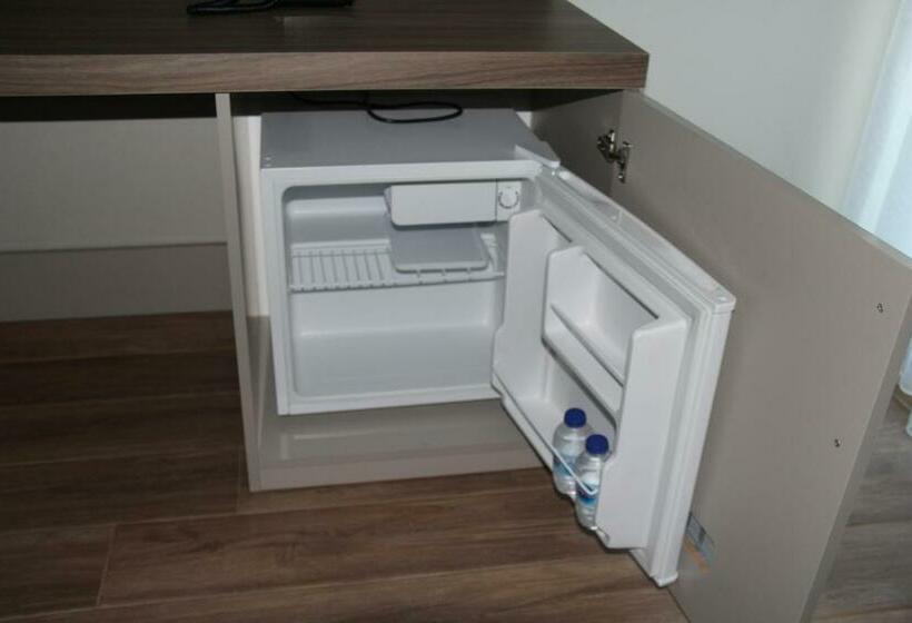 带阳台的豪华间, Zenia