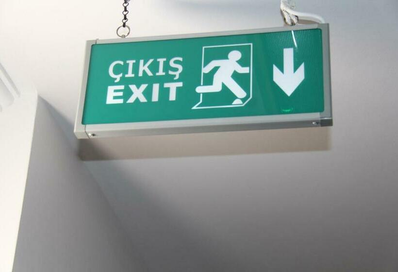 带阳台的豪华间, Zenia