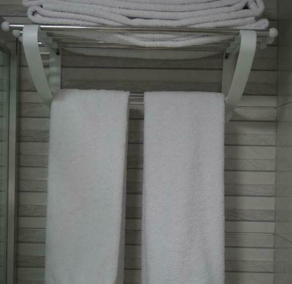 带阳台的豪华间, Zenia