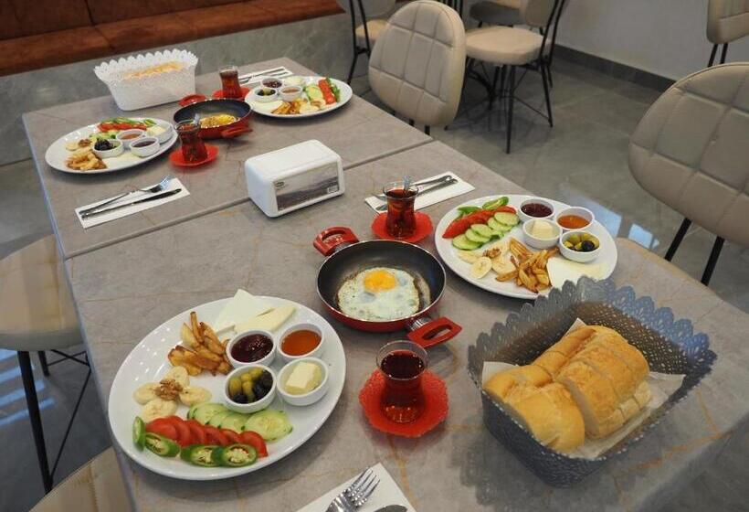 带阳台的豪华间, Zenia