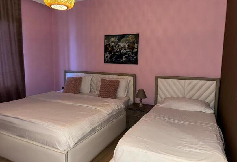 베이직 3인 룸, Misk Hotel & Resort