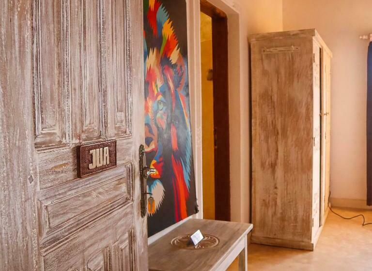 اتاق استاندارد, Nyumba Ya Afrika