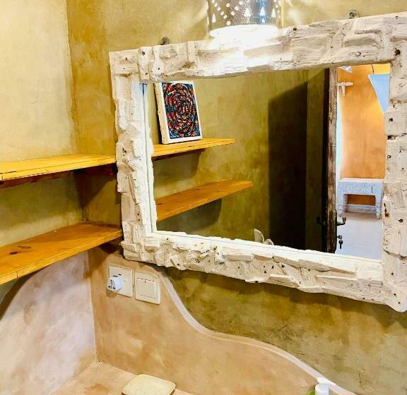 اتاق لوکس, Nyumba Ya Afrika