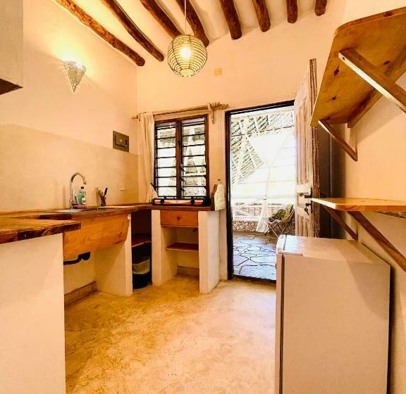 اتاق استاندارد, Nyumba Ya Afrika