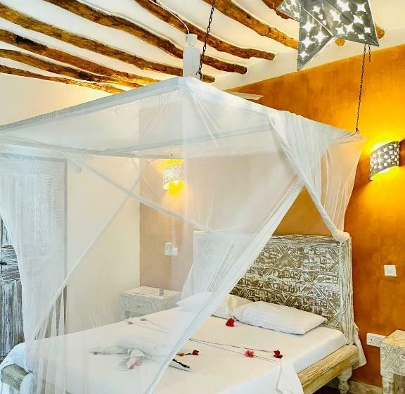 اتاق لوکس با بالکن, Nyumba Ya Afrika