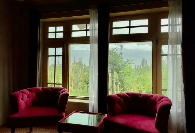 Deluxe Neljän Hengen Huone, Orgventure Resorts Skardu