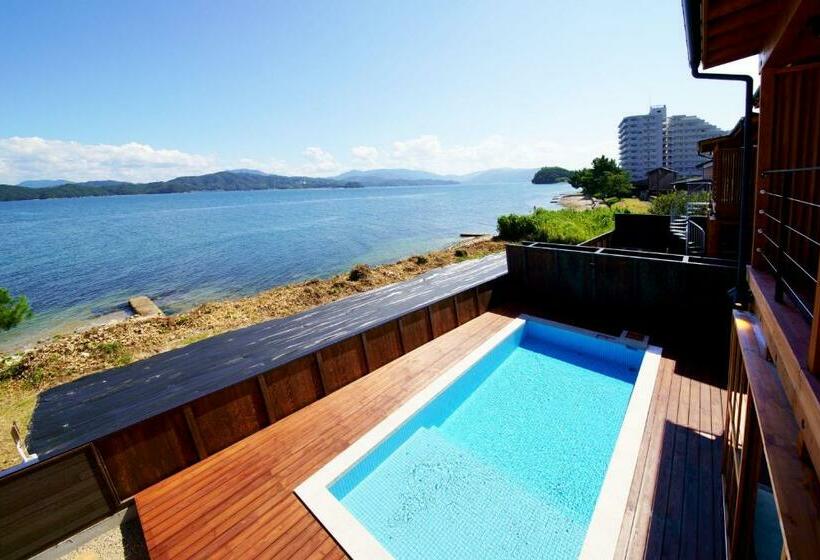 スリーベッドルーム　ヴィラ, 瑠璃浜