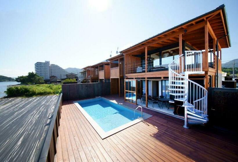 スリーベッドルーム　ヴィラ, 瑠璃浜