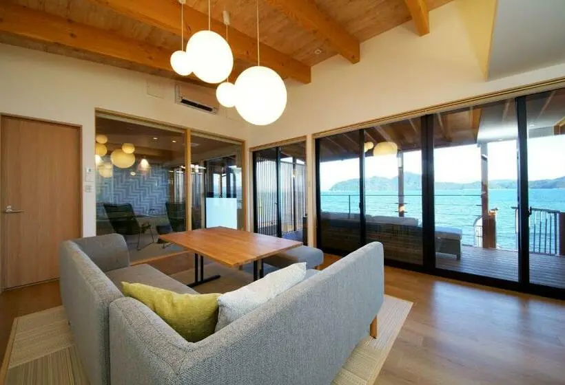 Villa 3 Makuuhuonetta, 瑠璃浜