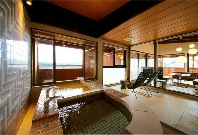 Villa 3 Makuuhuonetta, 瑠璃浜