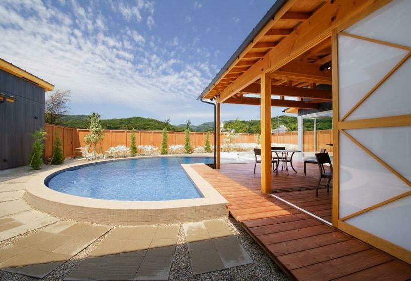 ツーベッドルーム　ヴィラ, 瑠璃浜