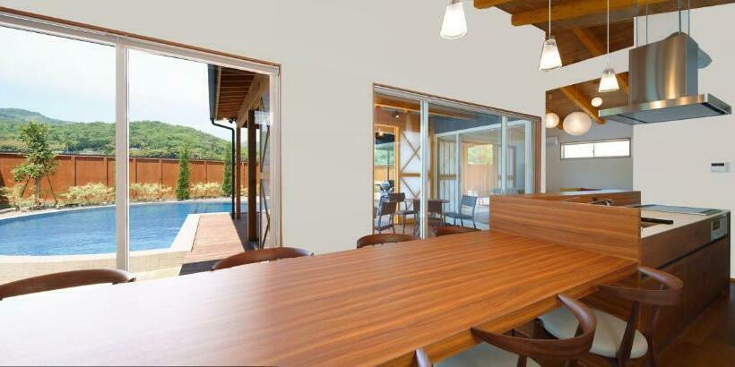 ツーベッドルーム　ヴィラ, 瑠璃浜