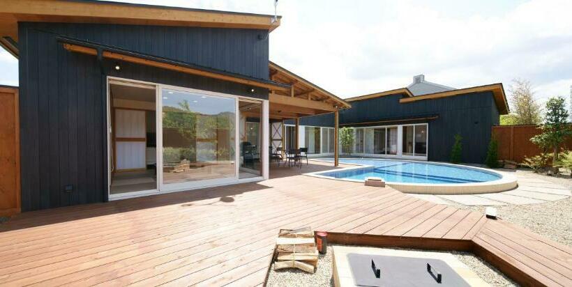 ツーベッドルーム　ヴィラ, 瑠璃浜