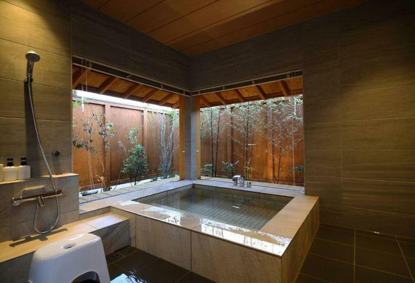 ツーベッドルーム　ヴィラ, 瑠璃浜