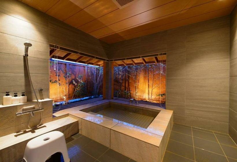 ツーベッドルーム　ヴィラ, 瑠璃浜