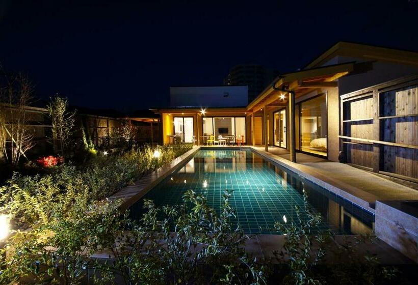 ツーベッドルーム　ヴィラ, 瑠璃浜