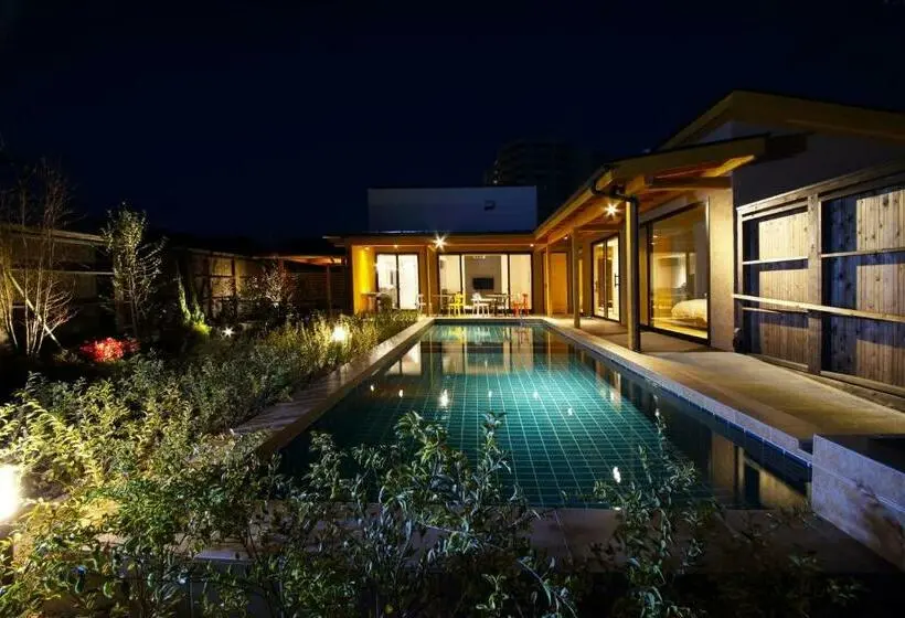 Villa 2 Makuuhuonetta, 瑠璃浜