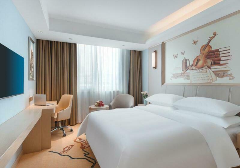 Номер Deluxe, Vienna Hotel Yangzhou Gaoyou Dongfangyujing