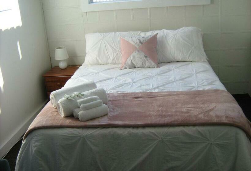스위트, Downtown Backpackers & Accommodation
