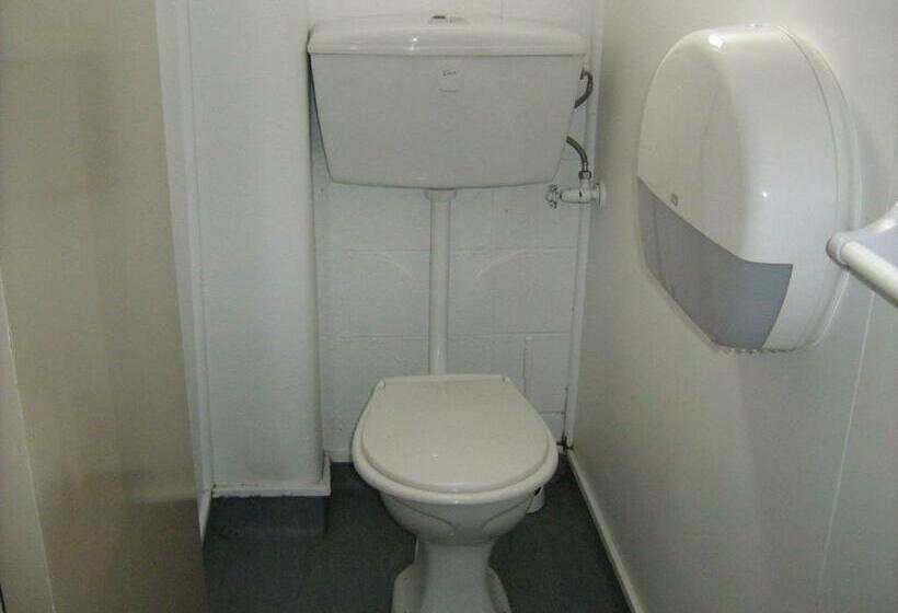 جناح, Downtown Backpackers & Accommodation