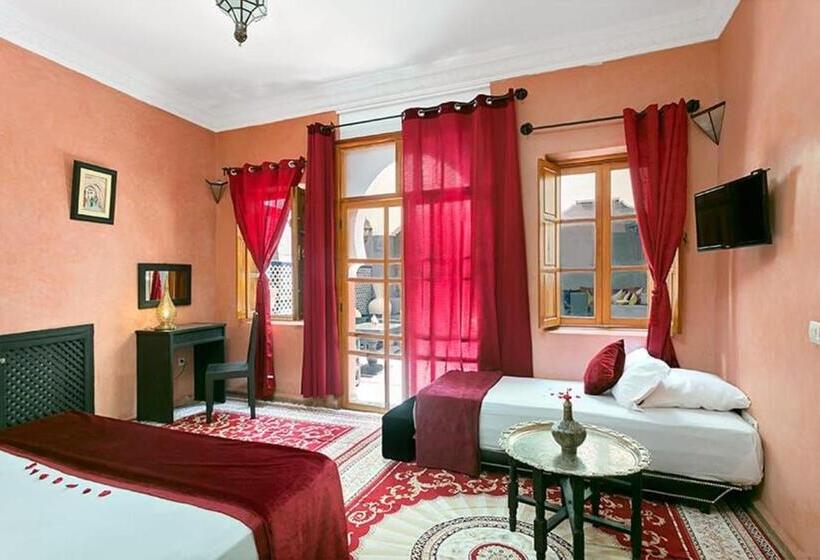 اتاق استاندارد سه نفره, Arabian Riad