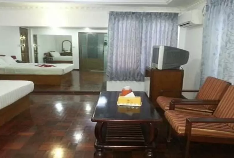 اتاق استاندارد, Airport Inn