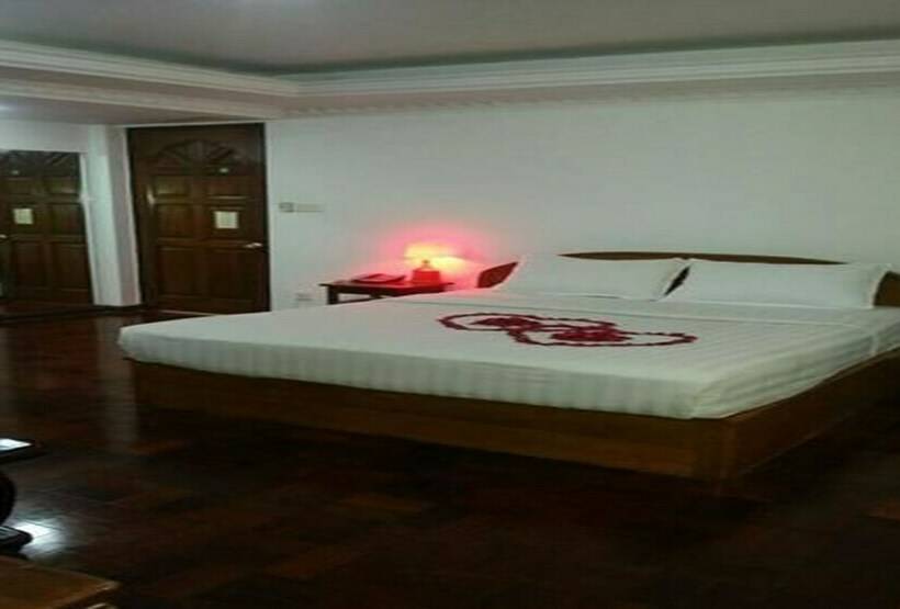 اتاق استاندارد, Airport Inn