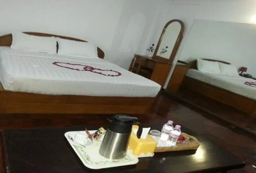 اتاق استاندارد, Airport Inn