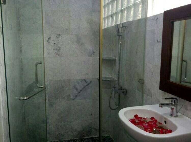 اتاق استاندارد, Airport Inn